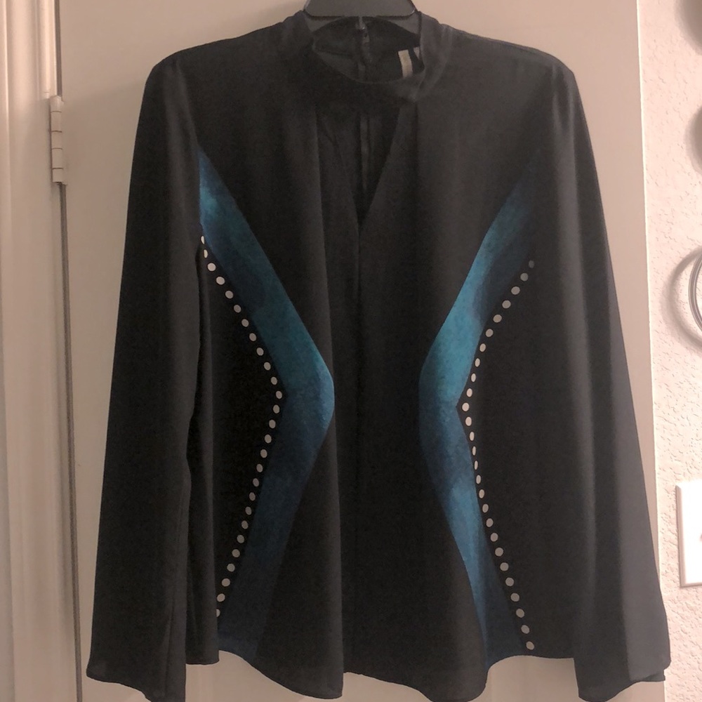 For the office or casual dress. Nice with jeans or trousers!